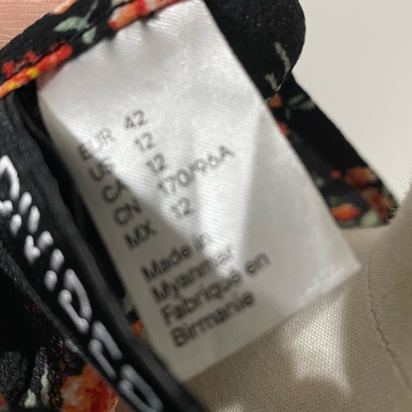 Divided H&M Black Floral Crepe Dress 3/4 with Fun Sleeves Size 12 - Picture 5 of 5